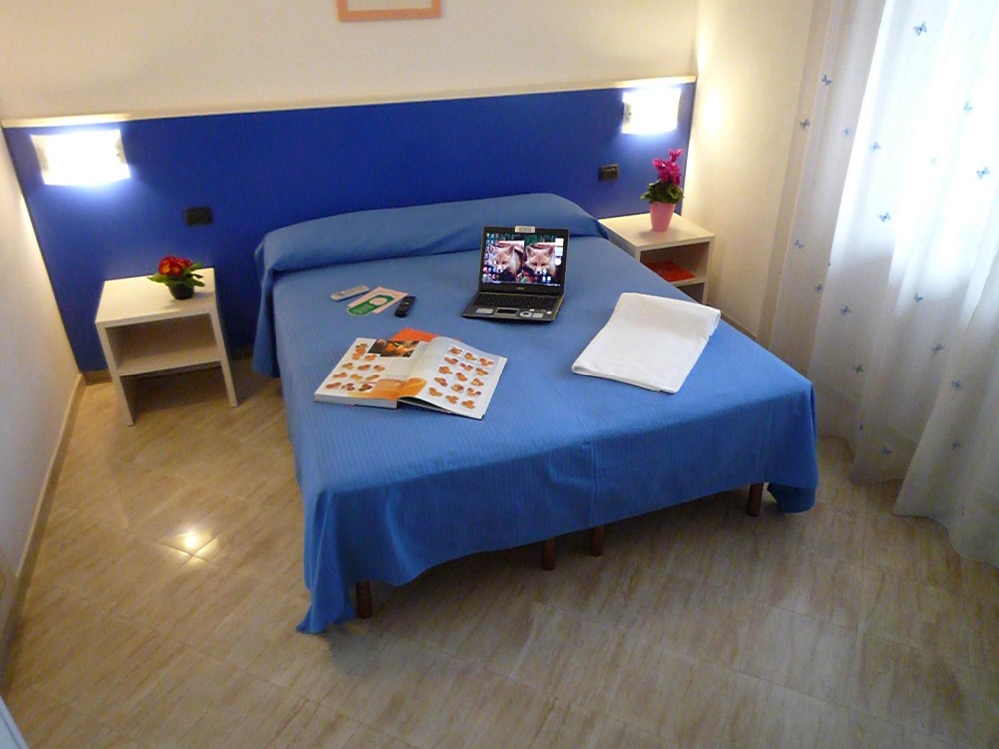 Hotel La Volpe Pescatrice Castellanza Esterno foto